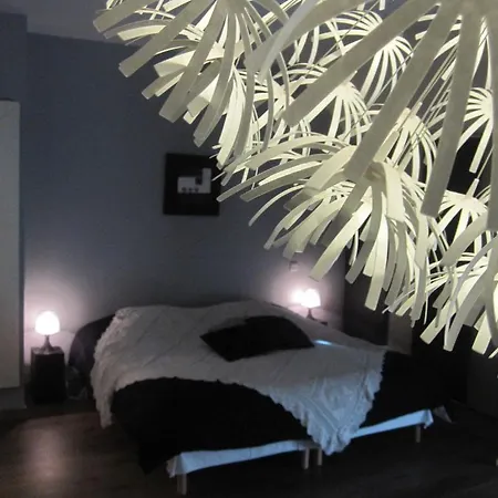 - Sur Le Chemin Des Buvats Apartment